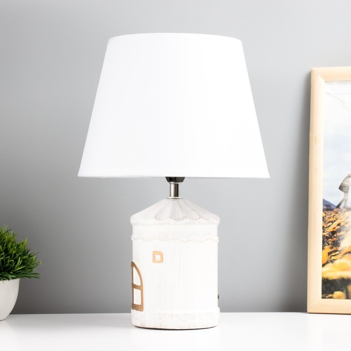 Настольная лампа Настольная лампа "Мейзон" E14 40Вт белый 22,5х22,5х33,5 см RISALUX