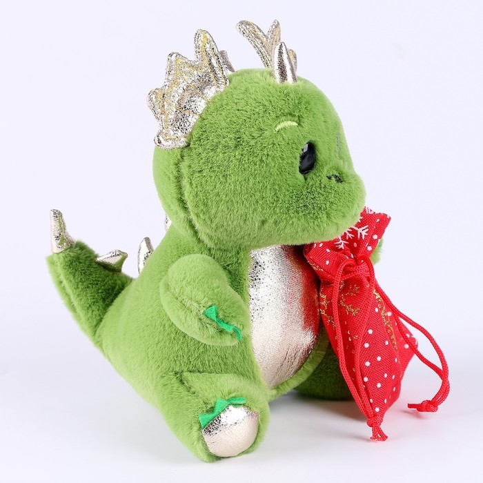 Новогодняя мягкая игрушка «Дракоша с мешочком» Новогодняя мягкая игрушка «Дракоша с мешочком»