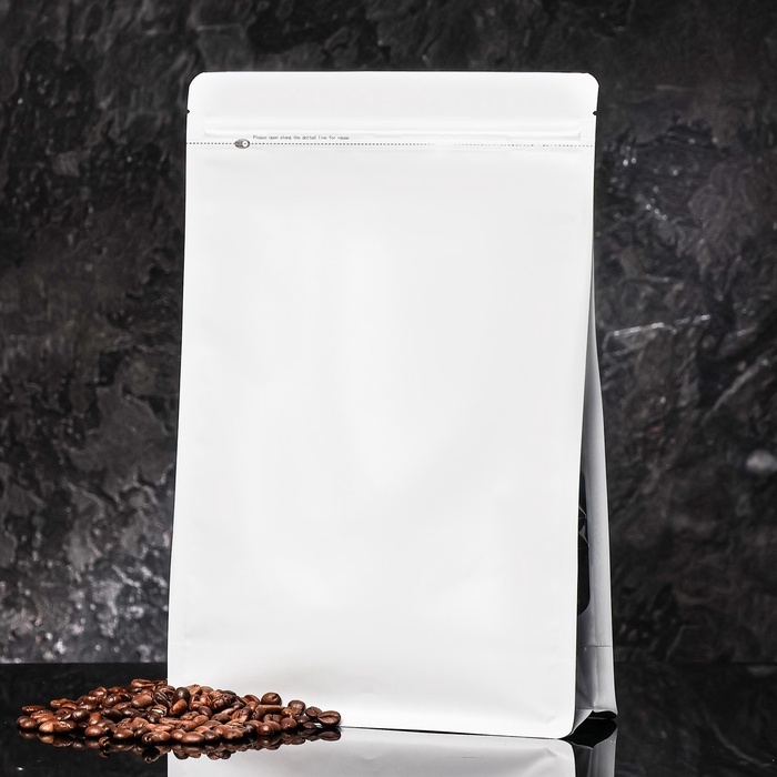 Пакет восьмишовный с боковыми фальцами,20 х 30 х 4 см,белый набор 50шт