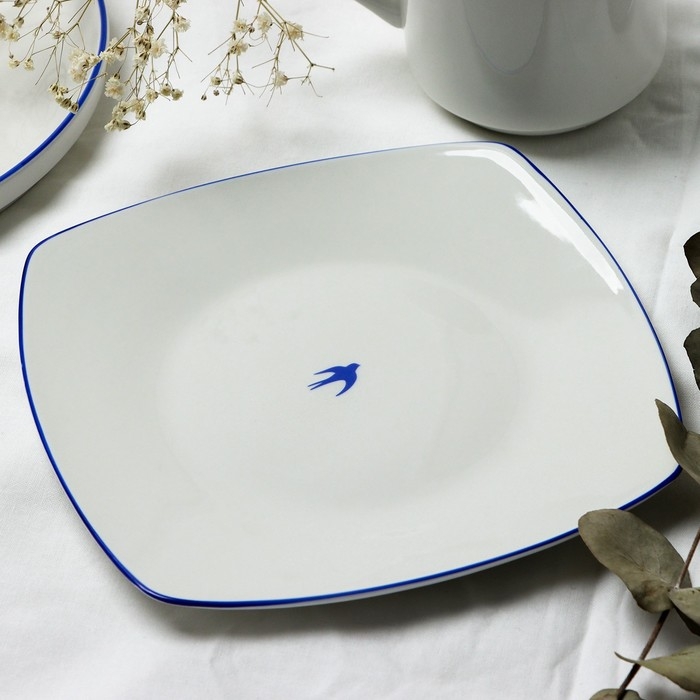 Тарелка плоская керамическая «Ласточка», 18 х 18 см, цвет белый Тарелка плоская керамическая «Ласточка», 18 х 18 см, цвет белый