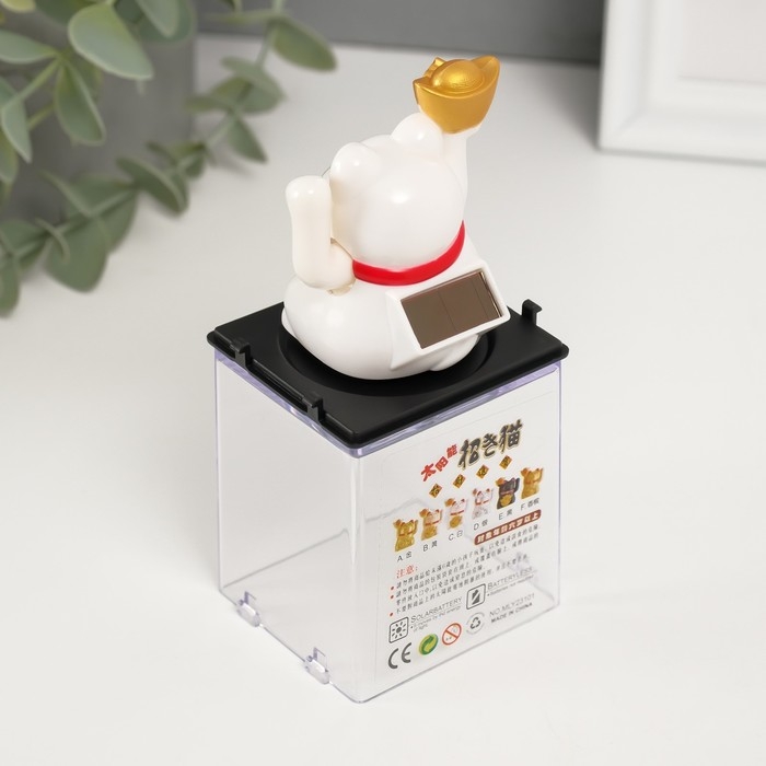 Маятник пластик Маятник пластик "Белый Манэки-нэко со слитками Ямб" 5х5х6 см