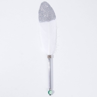 Книга пожеланий на свадьбу с ручкой &laquo;Белая с кристаллами&raquo;.