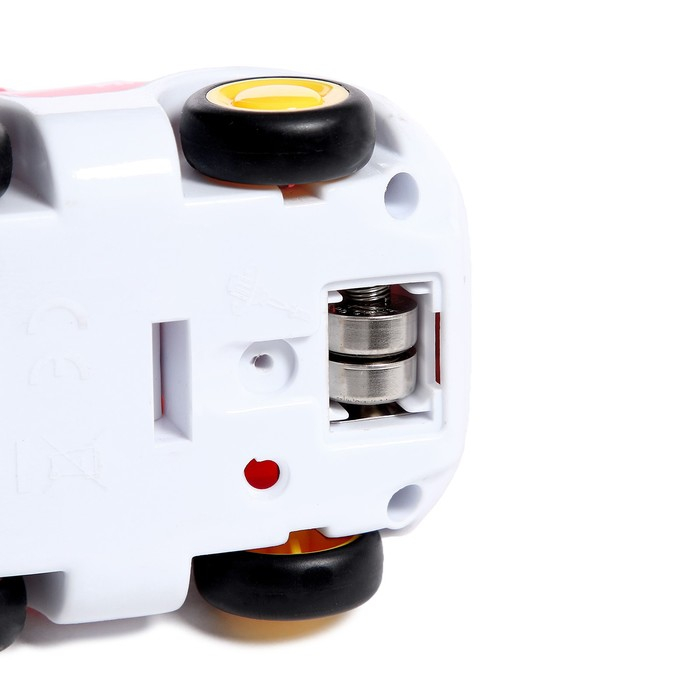 Музыкальная игрушка &laquo;Пожарная машина&raquo;, звук, свет, цвет красный