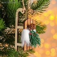 Новогодняя подвеска &laquo;Санки с шишками&raquo; 5,5х5х12,5 см