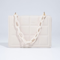 Сумка женская мессенджер из искусственной кожи с цепью, 14&times;20 см, цвет молочный