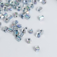 Бисер стекло 6/0 "Кубик. Полупрозрачный. Радужный" 10 гр Бисер стекло 6/0 "Кубик. Полупрозрачный. Радужный" 10 гр