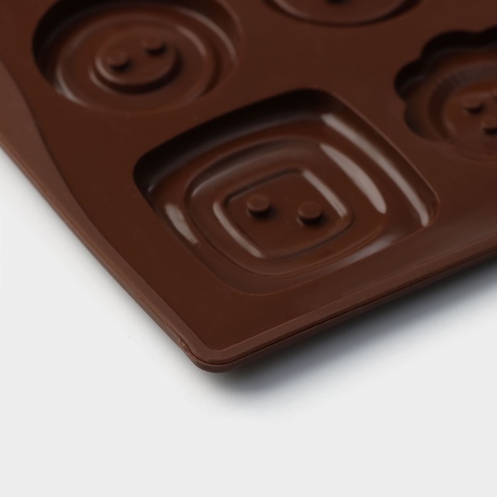 Форма для кондитерских украшений Доляна &laquo;Пуговки&raquo;, силикон, 17,4&times;16,5&times;0,4 см, 16 ячеек (d=3 см), цвет МИКС