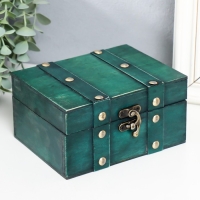 Шкатулка дерево сундучок "Алиенора" с заклёпками, плоская, зелёный 15х11,5х7,5 см Шкатулка дерево сундучок "Алиенора" с заклёпками, плоская, зелёный 15х11,5х7,5 см