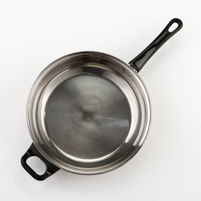 Набор посуды из нержавеющей стали &laquo;Чёрная ночь&raquo;, 8 предметов: ковш 1,5 л, 2 кастрюли 2/3 л, сковорода d=24 см, крышки, стенки 0,3 мм, дно 5 мм