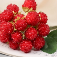 Цветы искусственные "Земляники пучок" d-2 см 29 см, красный