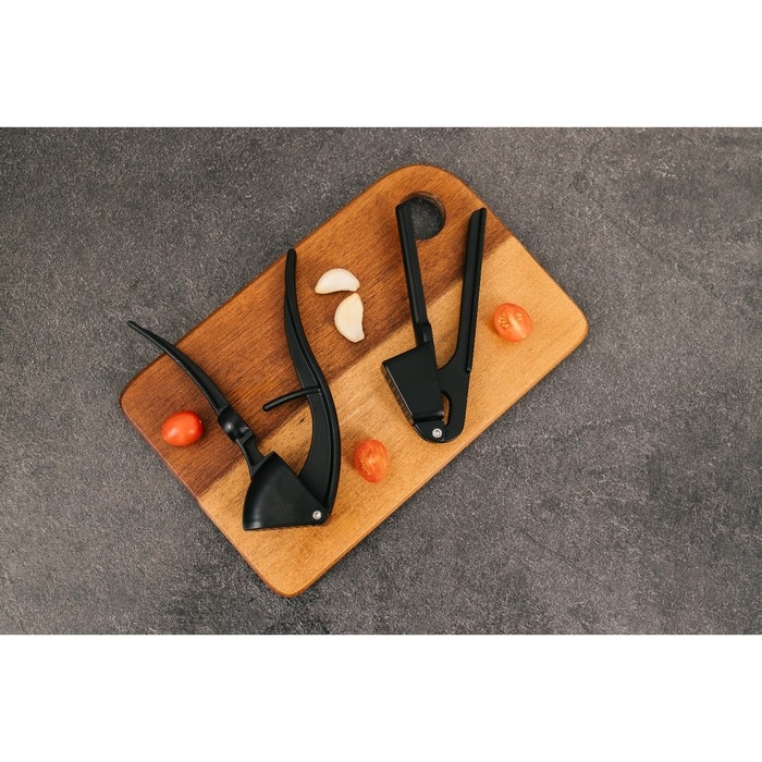 Пресс для чеснока Magistro Alum black, цвет чёрный Пресс для чеснока Magistro Alum black, цвет чёрный