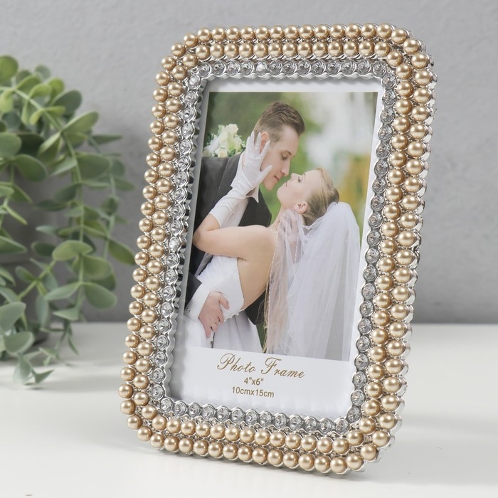Фоторамка пластик 10х15 см Фоторамка пластик 10х15 см "Золотой жемчуг и стразы" закруглённые углы 12,5х17,5 см