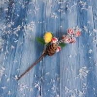 Декор "Зимние грезы" красные желтая ягодки, 15 см Декор "Зимние грезы" красные желтая ягодки, 15 см