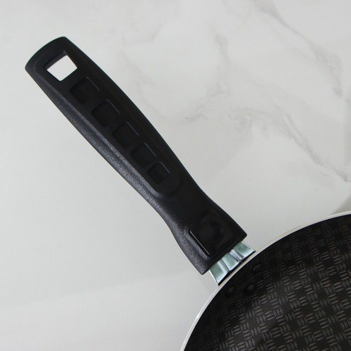 Сковорода «Хозяюшка», d=24 см, съёмная ручка, антипригарное покрытие, цвет бордовый Сковорода «Хозяюшка», d=24 см, съёмная ручка, антипригарное покрытие, цвет бордовый