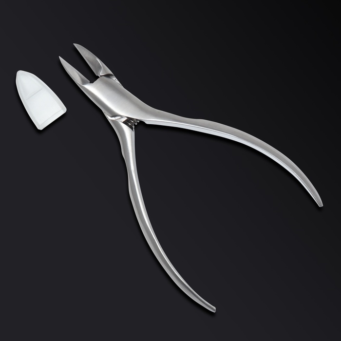 Кусачки педикюрные «Premium», 13 см, длина лезвия - 16 мм, цвет серебристый Кусачки педикюрные «Premium», 13 см, длина лезвия - 16 мм, цвет серебристый