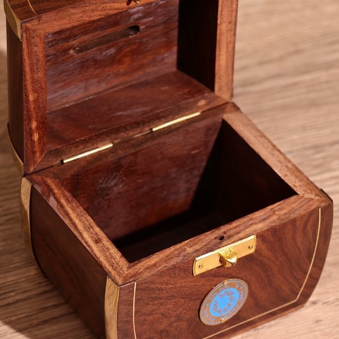 Копилка Копилка "Бокс" 10х7х9 см, дерево шишам