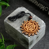 Оберег "Валькирия" солнечный кедр, символ защиты и мудрости Оберег "Валькирия" солнечный кедр, символ защиты и мудрости