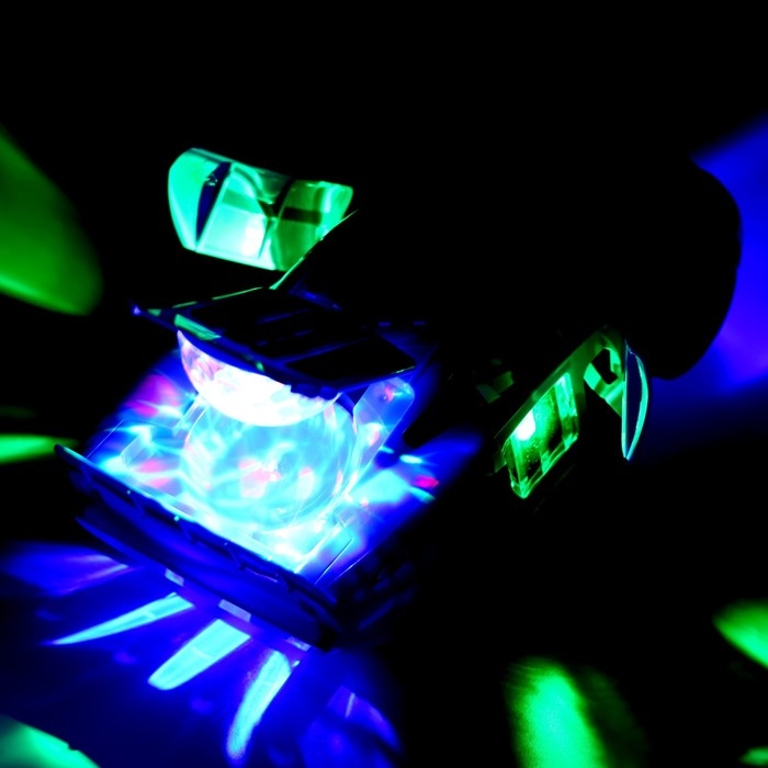 Машина &laquo;Тачка&raquo;, работает от батареек, стреляет дисками, свет и звук, цвет синий