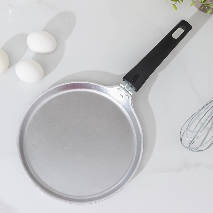 Сковорода блинная алюминиевая, d=22 см, пластиковая ручка Сковорода блинная алюминиевая, d=22 см, пластиковая ручка
