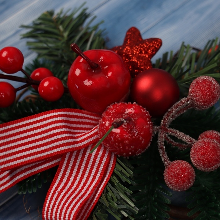 Украшение ёлочное "Снежное яблочко на звезде" 20х20 см