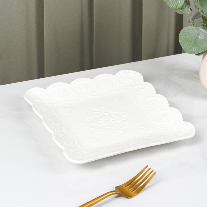 Тарелка фарфоровая квадратная Доляна &laquo;Сьюзен&raquo;, 20&times;20 см, цвет белый