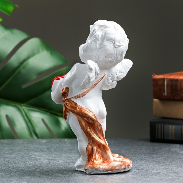 Фигура Фигура "Ангел с сердцем в руках" 18х10см