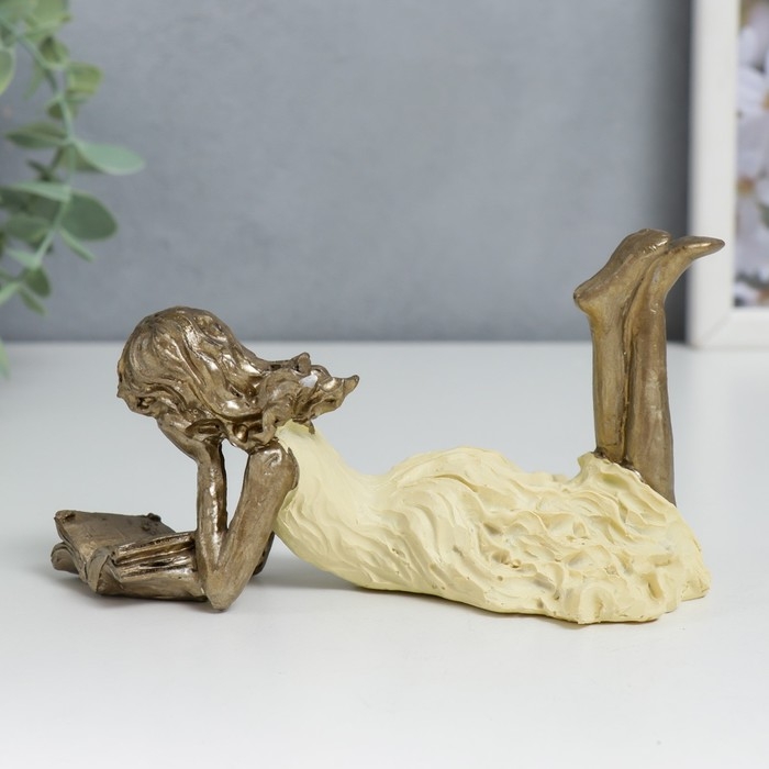 Сувенир полистоун Сувенир полистоун "Девушка читает книгу, жёлтое платье" 6,5х9х14 см