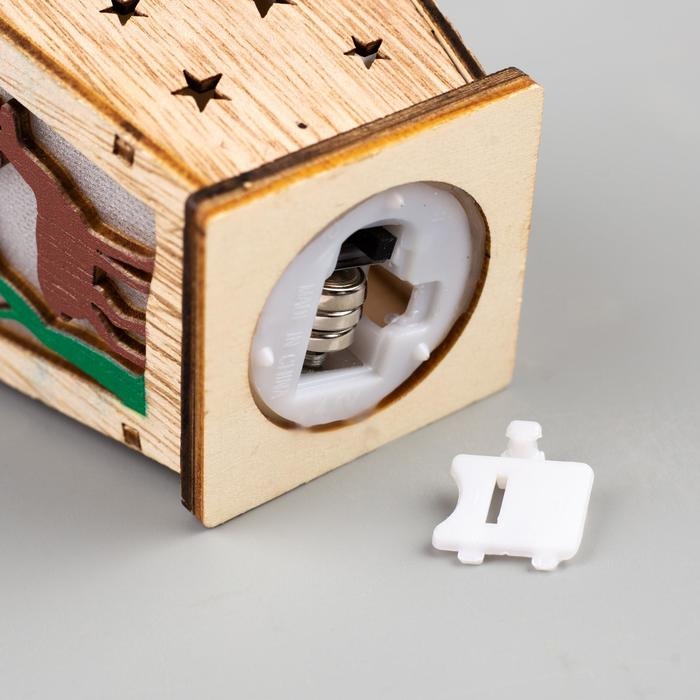 Ёлочная игрушка &laquo;Фонарь с оленем&raquo;, от батареек, свечение тёплое белое