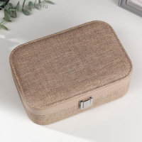 Шкатулка кожзам под часы 1 отделение и бижутерию "Бежевая" комбинированная 7х20х14 см Шкатулка кожзам под часы 1 отделение и бижутерию "Бежевая" комбинированная 7х20х14 см