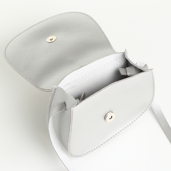 Сумка детская для девочки на клапане «Выбражулька», цвет серебряный Сумка детская для девочки на клапане «Выбражулька», цвет серебряный