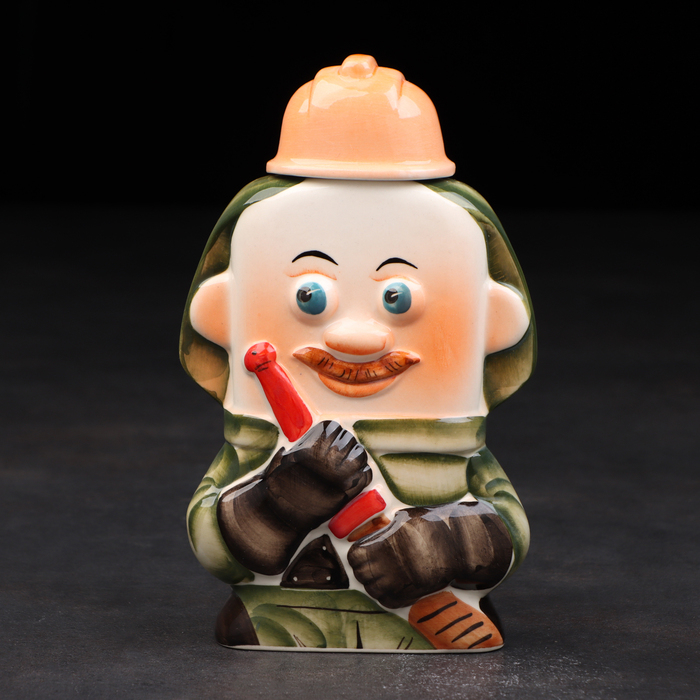 Штоф фарфоровый &laquo;Пожарный&raquo;, 0.4 л, в упаковке книге