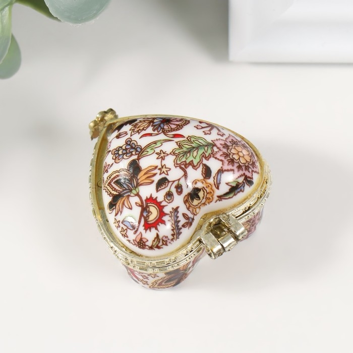 Шкатулка керамика сердце Шкатулка керамика сердце "Цветник" 4,1х4,2х2,4 см