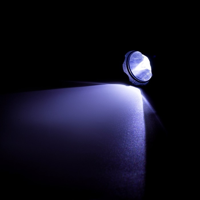 Фонарь ручной аккумуляторный 3 Вт, 1000 мАч, с солнечной панелью 1.2 Вт, 6 В и лампочкой