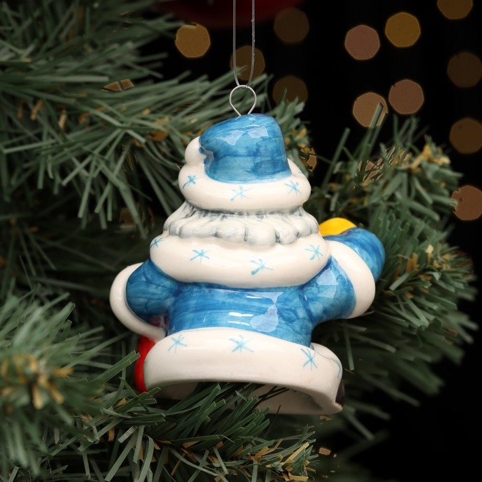 Ёлочная фарфоровая игрушка "Дед Мороз с часами", голубая шуба, 8 см