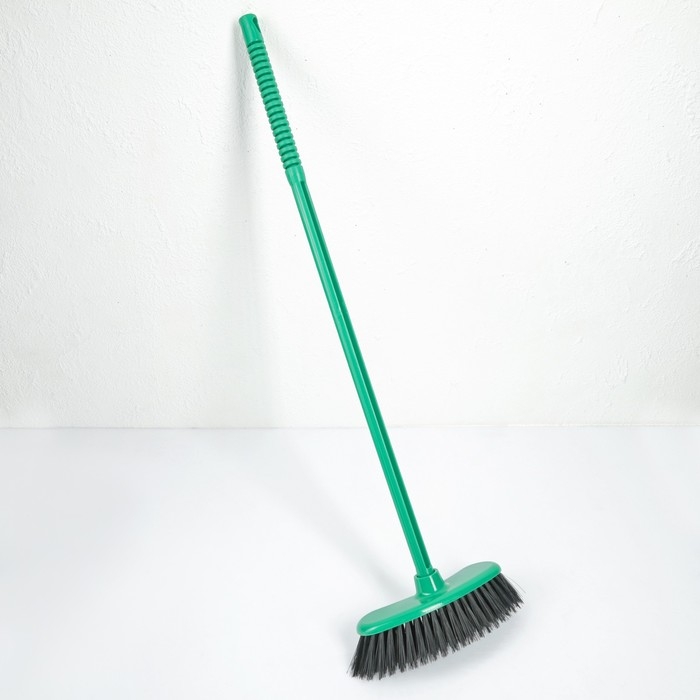 Щётка для пола &laquo;Комфорт&raquo; с черенком, жёсткая, цвет МИКС