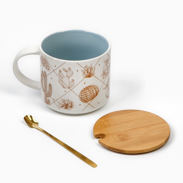 Кружка керамическая с крышкой и ложкой &laquo;Кактусы&raquo;, 470 мл, цвет бежевый