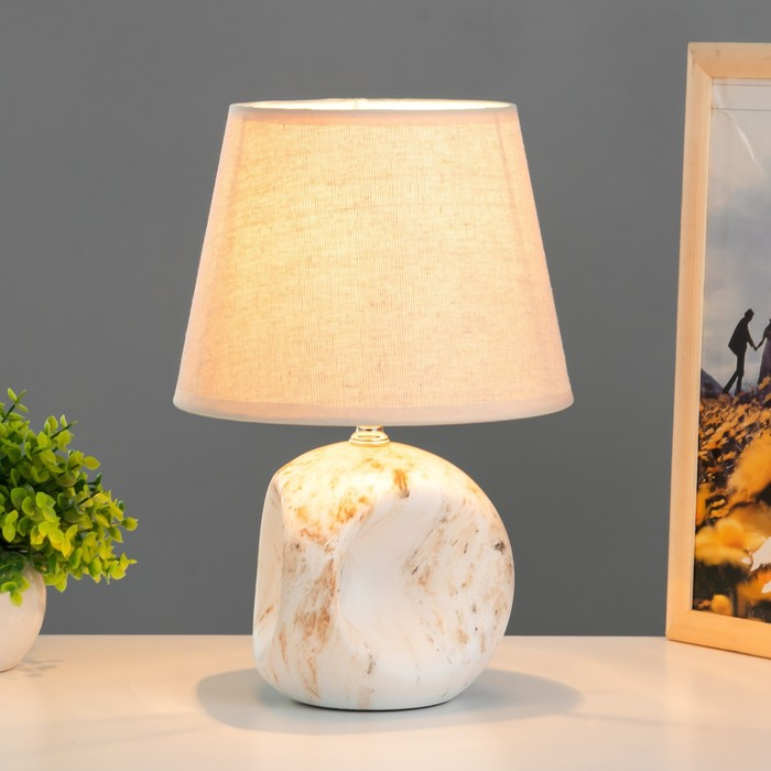 Лампа настольная керамика Е14 40Вт 220В "Песчаное время" под мрамор 30х19,5х19,5 см RISALUX