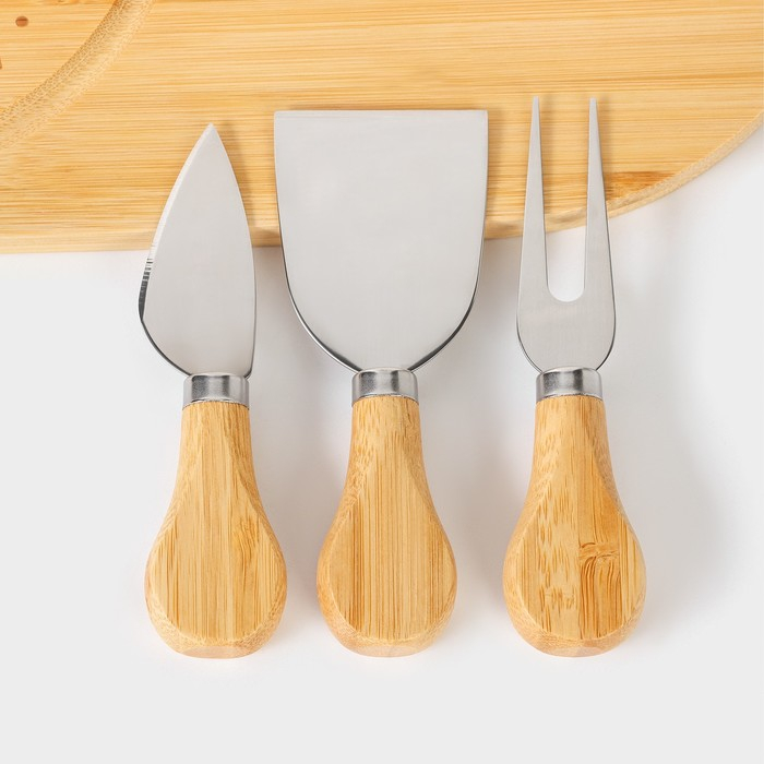 Набор для подачи сыра Доляна Cheese, 3 ножа, доска 32,5&times;18 см, бамбук