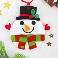 Набор для творчества - создай ёлочное украшение из фетра &laquo;Снеговичок в шапочке&raquo;
