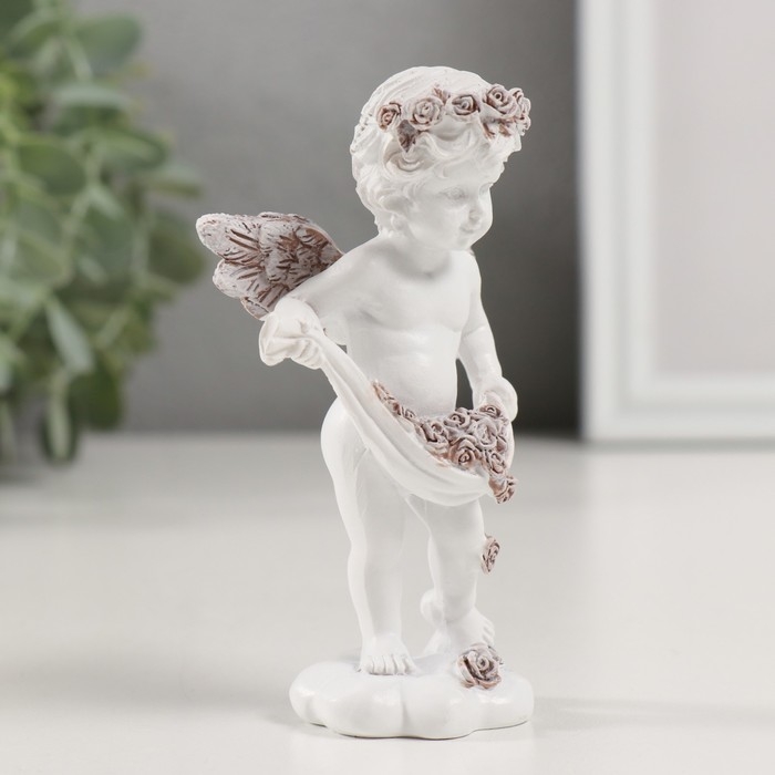 Сувенир полистоун Сувенир полистоун "Ангелочек с лепестками роз" кофейный венок 6,5х4х10,5 см