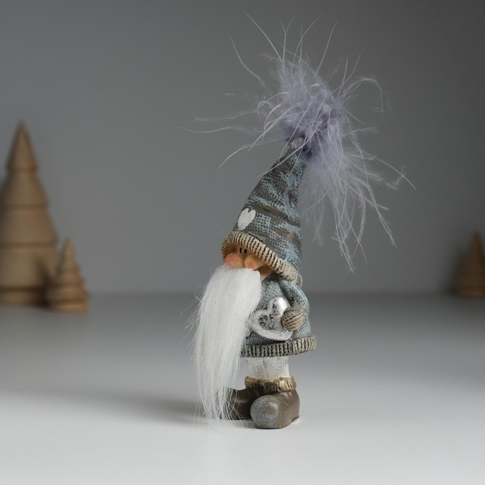 Сувенир полистоун "Дед Мороз в колпаке с сердечком, со звёздочкой" МИКС 4,5х3х11 см