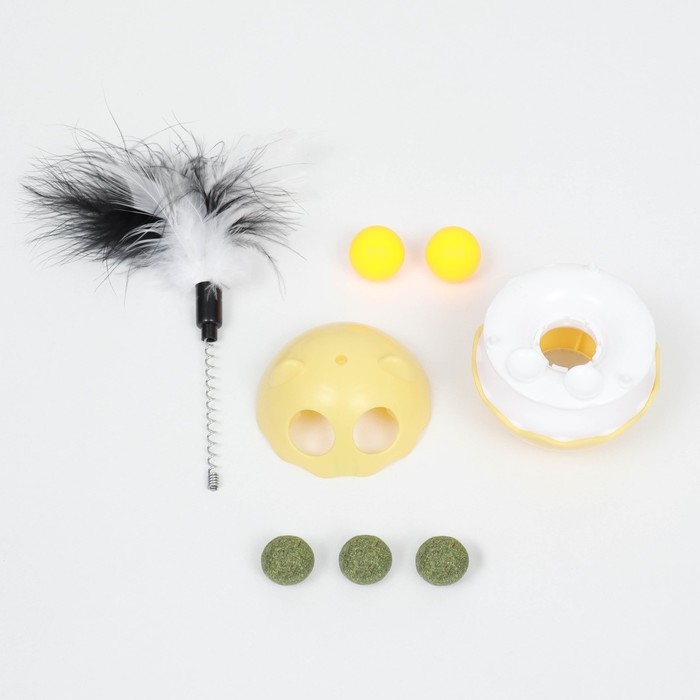 Игрушка-неваляшка с кошачьей мятой и пером, 9,5 см, жёлтая Игрушка-неваляшка с кошачьей мятой и пером, 9,5 см, жёлтая