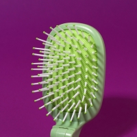 Расчёска массажная, складная, 10 &times; 6 см, цвет зелёный