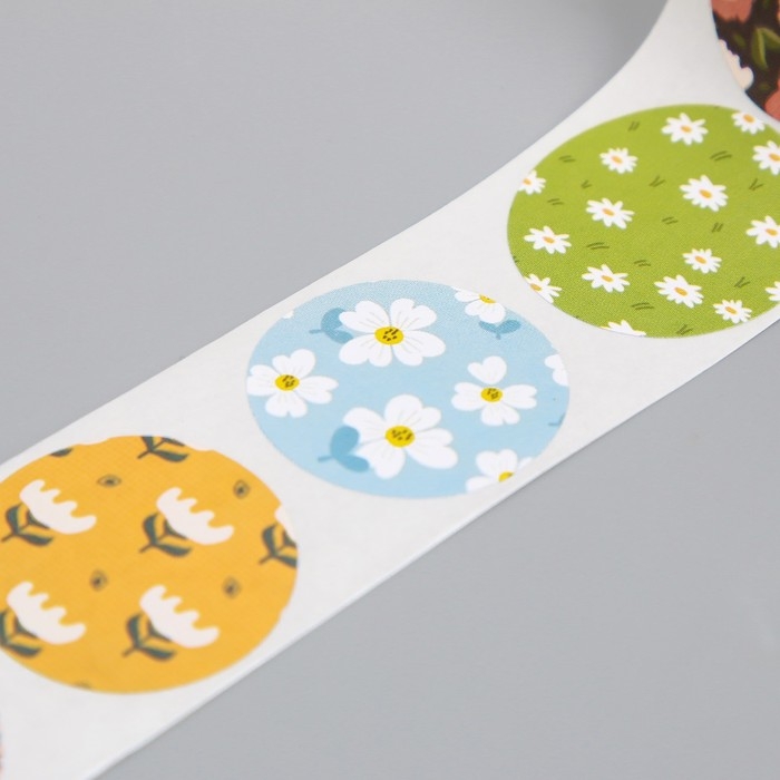 Наклейка бумага Наклейка бумага "Цветочная полянка" d=2,5 см 500 шт в рулоне 3х5х5 см