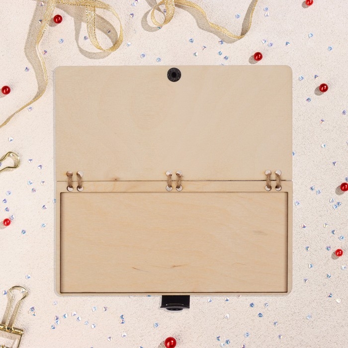 Конверт деревянный Конверт деревянный "Крутому парню" ручная работа, светлый, пиджак, 16,5х8 см