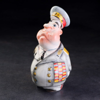 Набор фарфоровый: штоф &laquo;Генерал&raquo;, 0.5 л + 3 рюмки, гильза