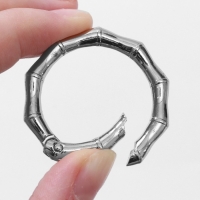 Кольцо-карабин «Бамбук», d = 32/44 мм, толщина - 4 мм, 5 шт, цвет серебряный Кольцо-карабин «Бамбук», d = 32/44 мм, толщина - 4 мм, 5 шт, цвет серебряный