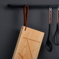 Доска разделочная Доброе дерево "Оригами", для сервировки и подачи, кожаная ручка, массив ясеня, 45х20 см