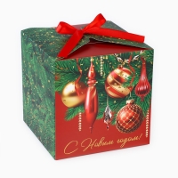 Коробка подарочная новогодняя складная &laquo;Новогодняя классика&raquo;, 18 х 18 х 18 см, Новый год