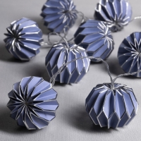 Гирлянда «Нить» 2 м с насадками «Синий фонарик», IP20, прозрачная нить, 10 LED, батарейки AAx2 (нет в комплекте), свечение тёплое белое Гирлянда «Нить» 2 м с насадками «Синий фонарик», IP20, прозрачная нить, 10 LED, батарейки AAx2 (нет в комплекте), свечение тёплое белое